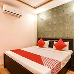 Spot On 45585 Hotel Aakash Ganga