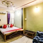 Spot On 45585 Hotel Aakash Ganga