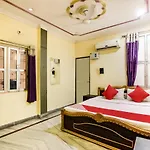 Spot On 45585 Hotel Aakash Ganga