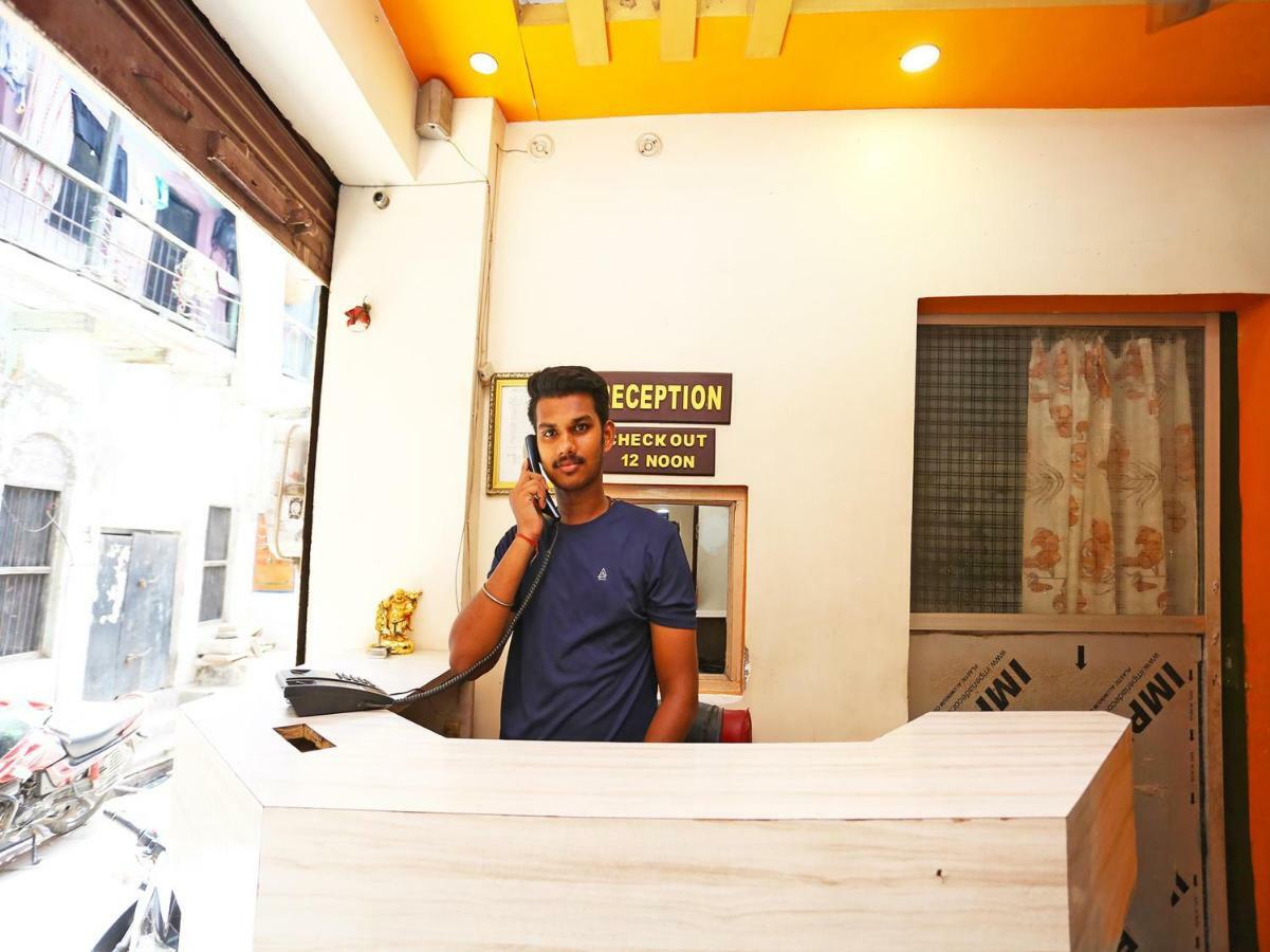 Spot On 45585 Aakash Ganga Hotel Varanasi