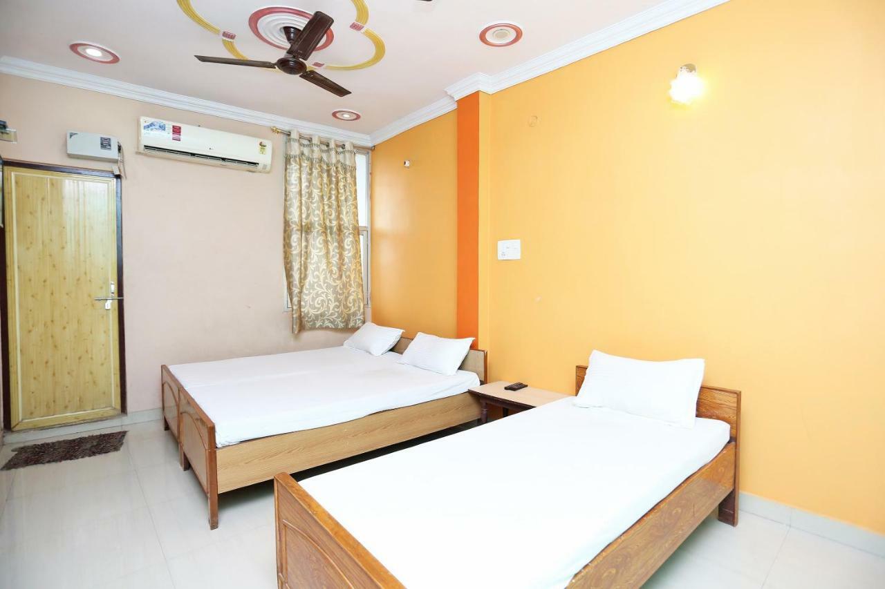 Hotel Spot On 45585 Aakash Ganga 3*