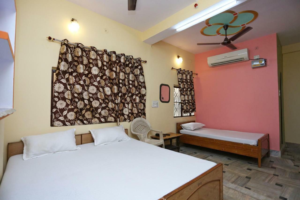 Spot On 45585 Aakash Ganga Varanasi