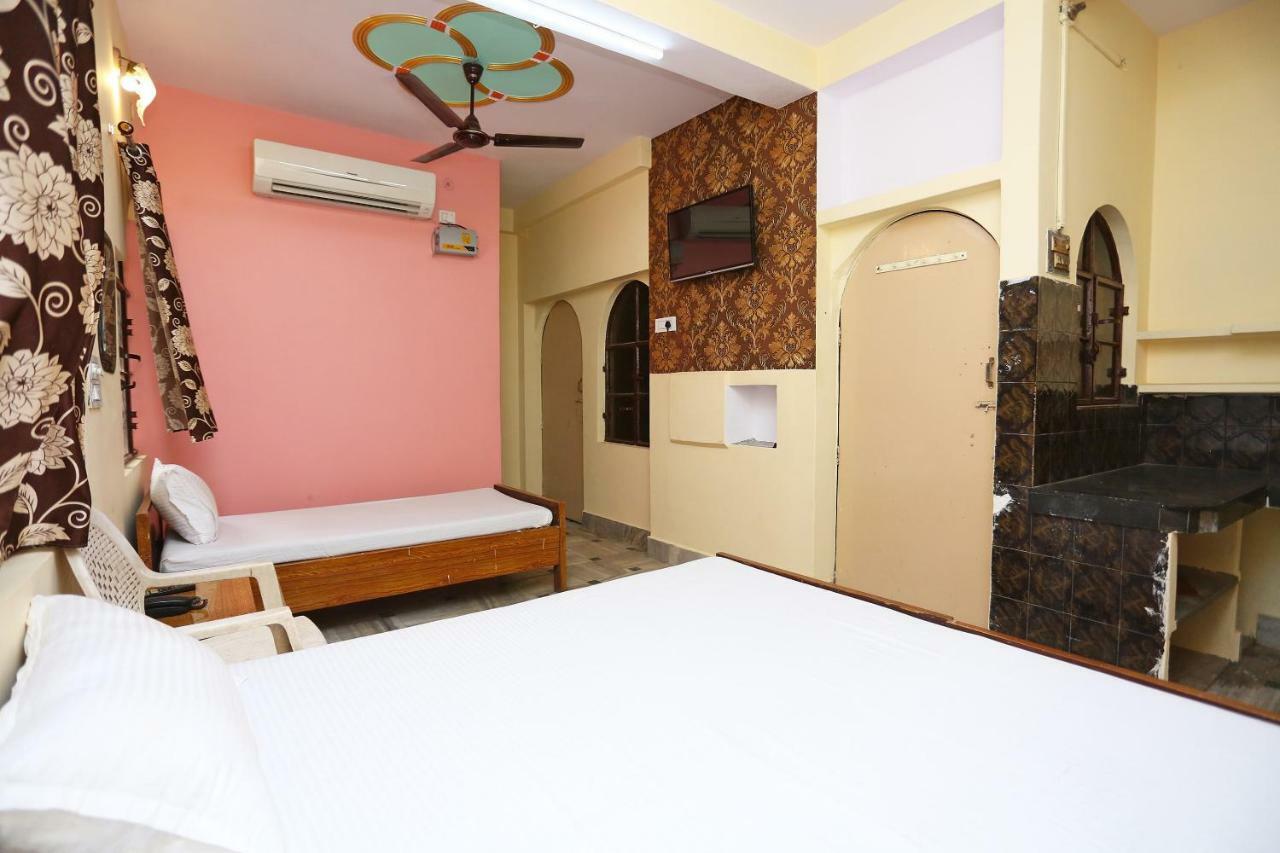 Spot On 45585 Aakash Ganga Hotel Varanasi