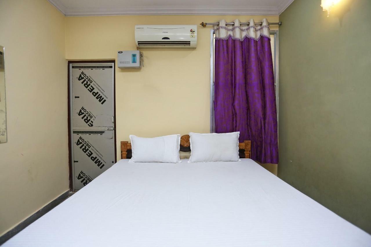 Spot On 45585 Aakash Ganga 3* Varanasi