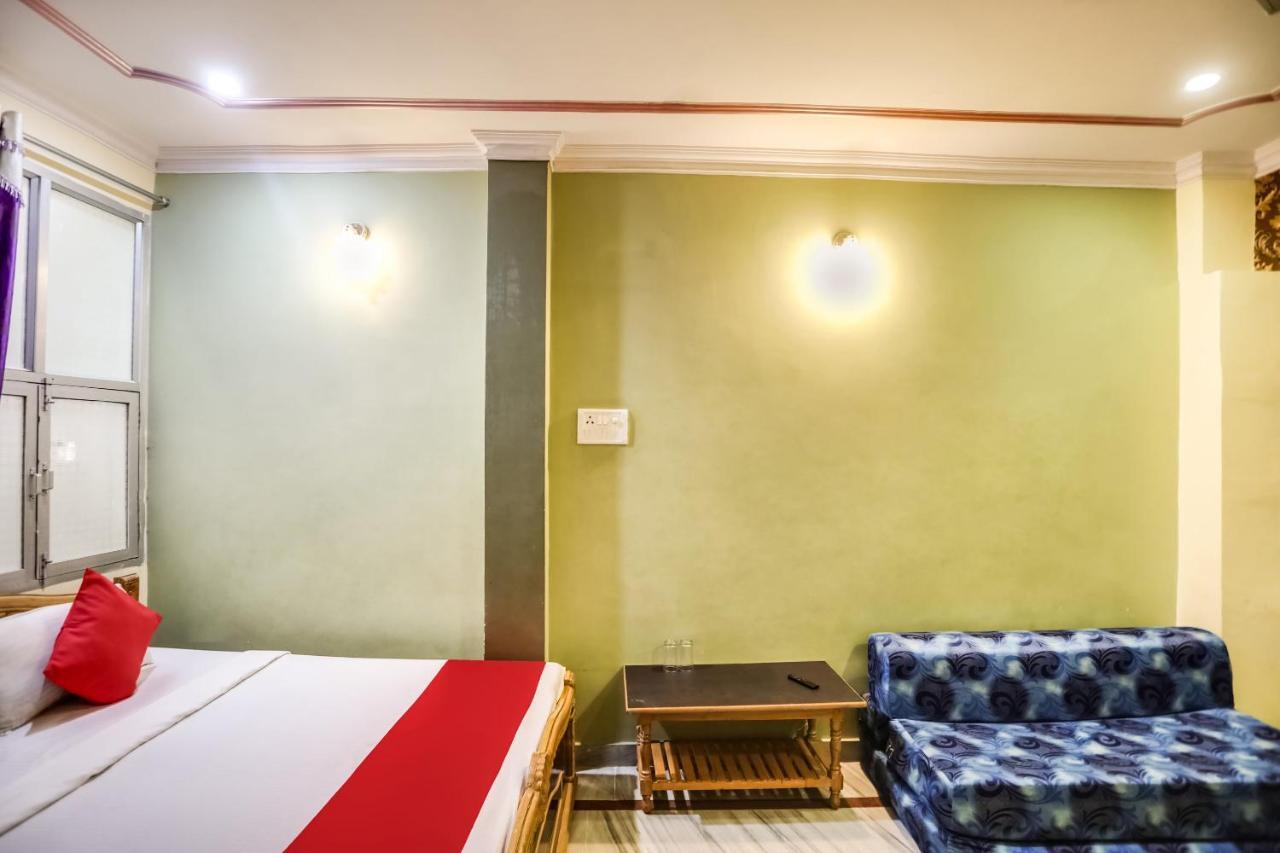 Spot On 45585 Aakash Ganga Hotel 3*