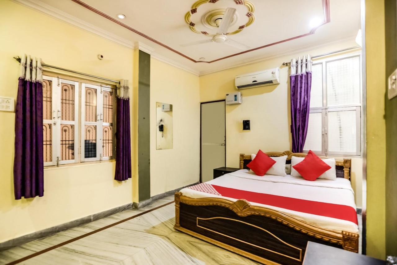 Spot On 45585 Aakash Ganga Varanasi