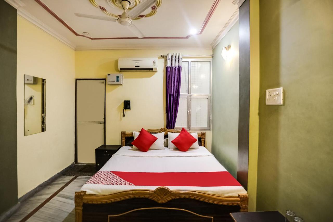 Spot On 45585 Aakash Ganga Varanasi