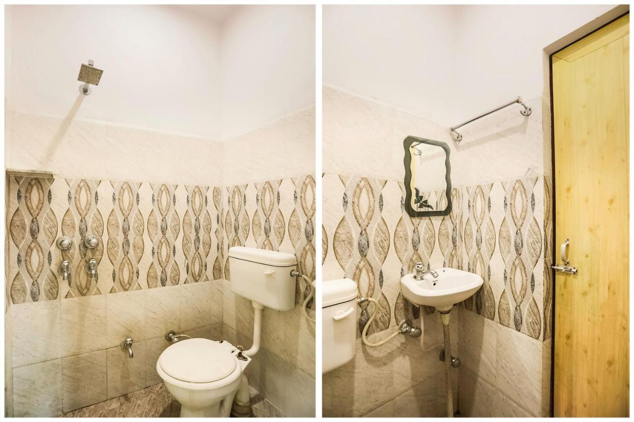 Spot On 45585 Aakash Ganga Hotel 3*